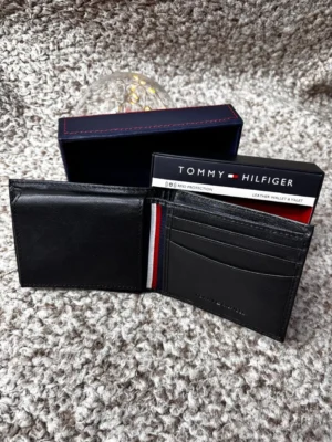 Billetera Tommy Hilfiger con Protección RFID